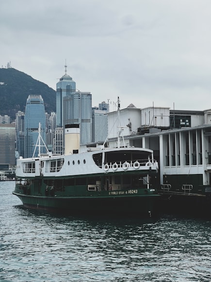 三、影响FEDEX内存条进口香港物流价格的关键因素