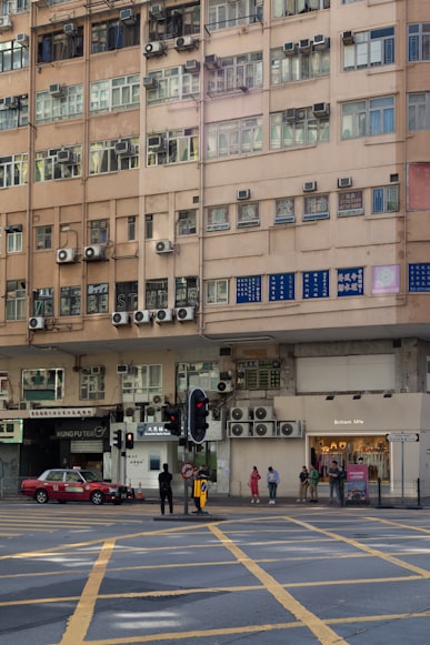 二、主要EMS代理公司费用比较