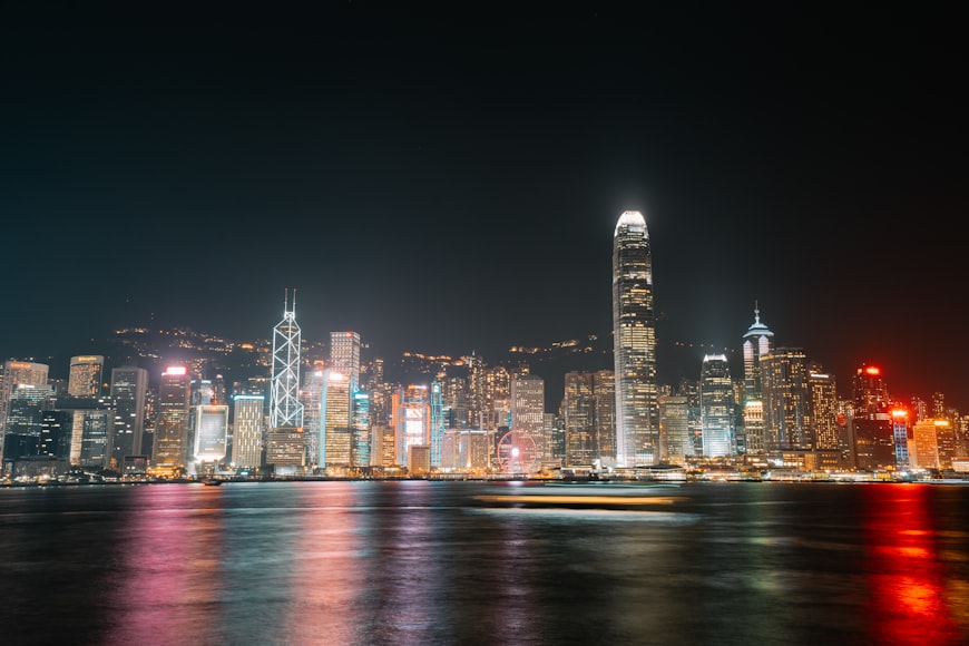 一、电子配件出口香港的考量因素